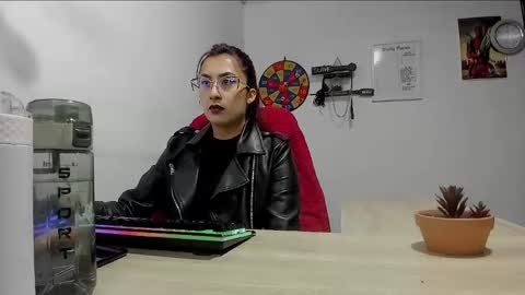 Snapshot of scarlett_sen chatting on March 11, 1:12 pm Mistress Scarlett online show from March 11, 1:12 pm