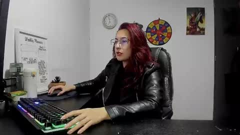 Snapshot of scarlett_sen chatting on January 9, 2:07 pm Mistress Scarlett online show from January 9, 2:07 pm