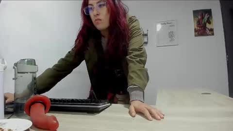 Snapshot of scarlett_sen chatting on February 18, 3:41 pm Mistress Scarlett online show from February 18, 3:41 pm