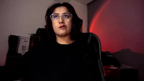 Snapshot of scarlett_sen chatting on September 11, 3:35 pm Mistress Scarlett online show from September 11, 3:35 pm