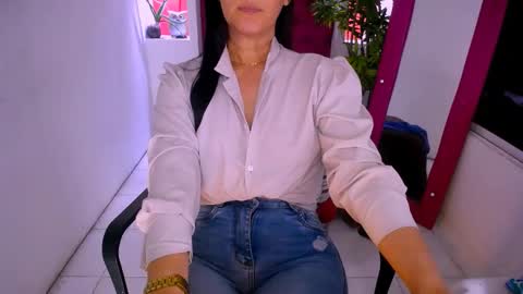 scarlet online show from December 19, 1:39 pm