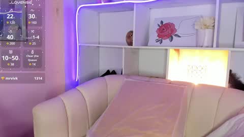 Daniela Camacho  online show from December 7, 1:46 pm