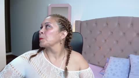 Snapshot of scarlettbooty chatting on March 9, 3:43 am scarlettbooty online show from March 9, 3:43 am