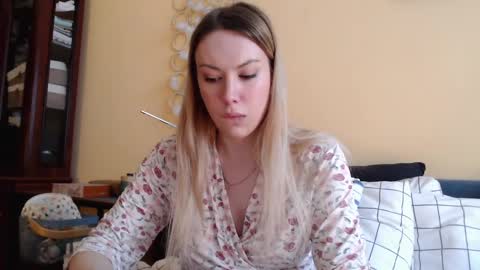 Snapshot of scarlettford chatting on February 19, 11:49 am Scarlett online show from February 19, 11:49 am