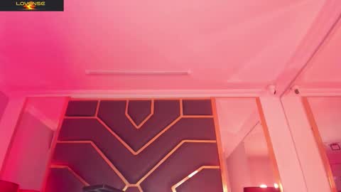 Scarlett Hot online show from October 25, 1:00 pm