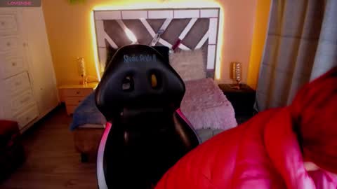 Snapshot of scarllett_bdsm chatting on December 20, 4:09 am Scarllett online show from December 20, 4:09 am