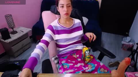 Snapshot of scarllett_bdsm chatting on February 2, 9:29 am Scarllett online show from February 2, 9:29 am