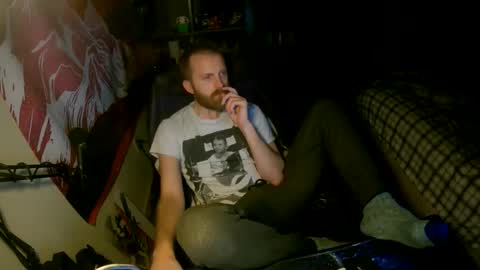 Selkie online show from May 7, 6:42 am