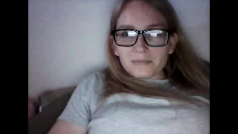 scissormam online show from October 12, 7:34 am