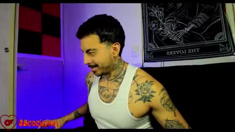 Alejandro help me to reach 200 thumps up online show from October 14, 8:17 am