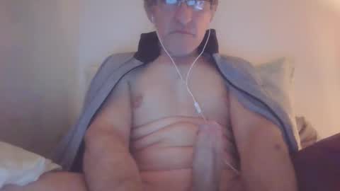 Snapshot of scotchwhieskie chatting on February 20, 11:43 pm scotchwhieskie online show from February 20, 11:43 pm