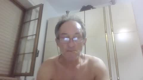 Snapshot of scotchwhieskie chatting on September 11, 6:53 pm scotchwhieskie online show from September 11, 6:53 pm