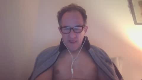 Snapshot of scotchwhieskie chatting on January 1, 10:56 pm scotchwhieskie online show from January 1, 10:56 pm