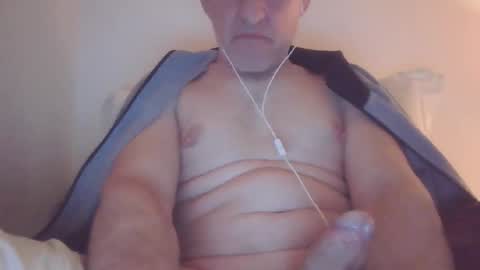 Snapshot of scotchwhieskie chatting on January 29, 11:35 pm scotchwhieskie online show from January 29, 11:35 pm