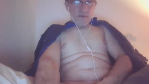 Snapshot of scotchwhieskie chatting on December 28, 11:48 pm scotchwhieskie online show from December 28, 11:48 pm