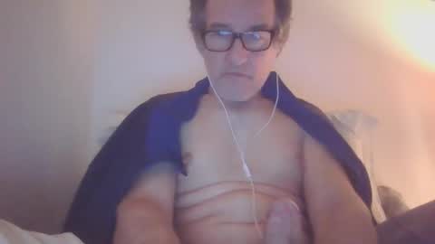Snapshot of scotchwhieskie chatting on March 2, 12:31 am scotchwhieskie online show from March 2, 12:31 am