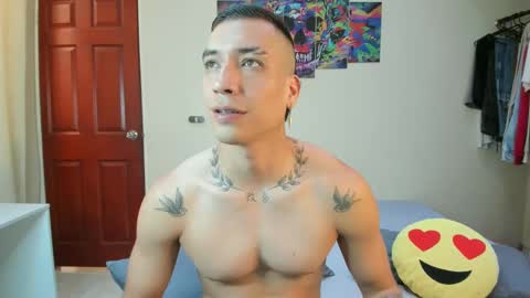 Snapshot of scotrisse chatting on December 18, 8:25 pm Daniel martinez - Independent model online show from December 18, 8:25 pm