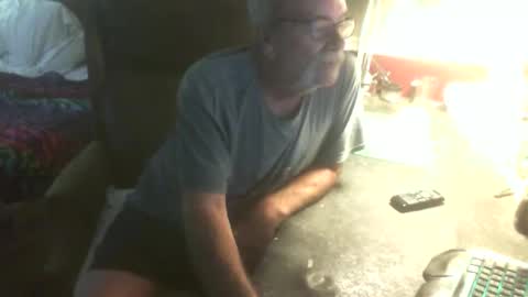 scotsman_62 online show from April 18, 6:37 am