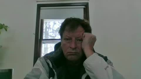 Snapshot of scottpbi52 chatting on February 18, 5:31 pm scottpbi52 online show from February 18, 5:31 pm
