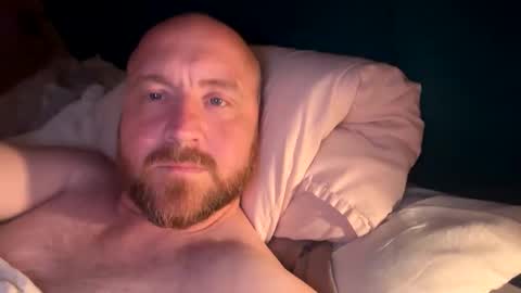 Snapshot of scottric chatting on September 14, 10:00 pm SexyDaddy online show from September 14, 10:00 pm
