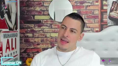 Snapshot of scotty_music chatting on September 8, 8:19 pm Ricardo online show from September 8, 8:19 pm