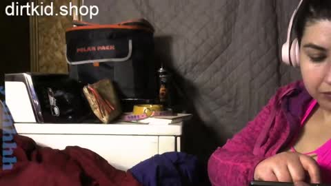 Danni online show from March 6, 7:03 am