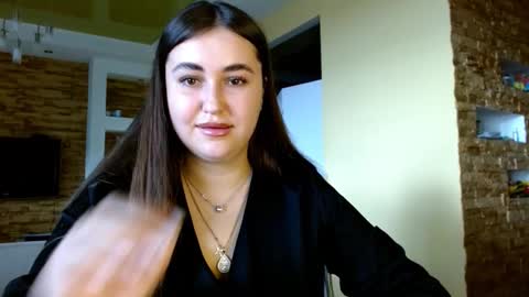 Elizabeth  online show from October 16, 7:30 am