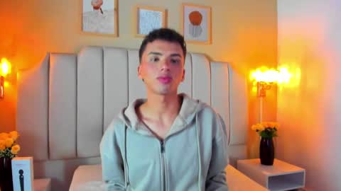 Sean online show from October 28, 4:24 am