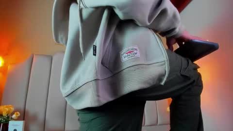 Sean online show from October 11, 5:01 am