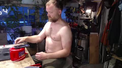 Seattlemanwhore online show from May 4, 1:17 pm