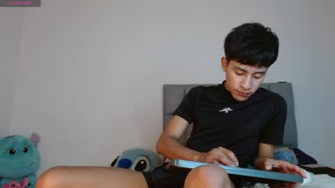 sebas_fire4 online show from May 19, 11:12 pm