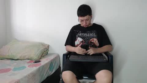 Snapshot of sebasslops chatting on March 3, 6:56 pm Sebas online show from March 3, 6:56 pm