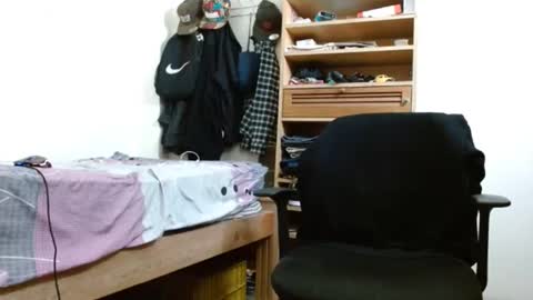 Snapshot of sebasslops chatting on February 2, 7:57 pm Sebas online show from February 2, 7:57 pm