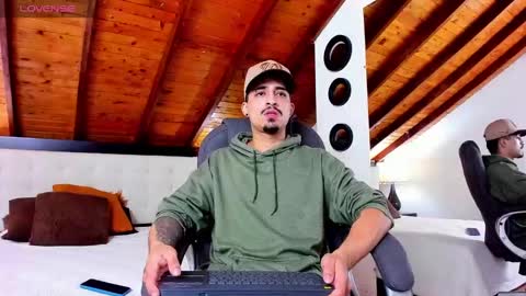Snapshot of sebastian_berne chatting on March 7, 7:49 pm Sebastian Berne online show from March 7, 7:49 pm