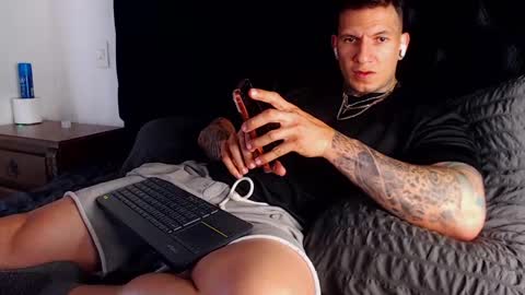 Sebastian online show from April 15, 9:26 pm