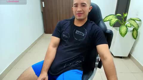 juan  sebastian online show from November 6, 12:52 pm