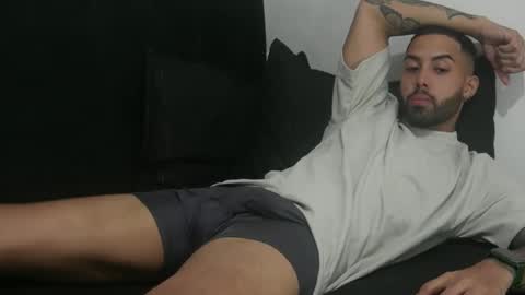Snapshot of sebastiano_97 chatting on February 7, 11:34 pm Sebastiano online show from February 7, 11:34 pm