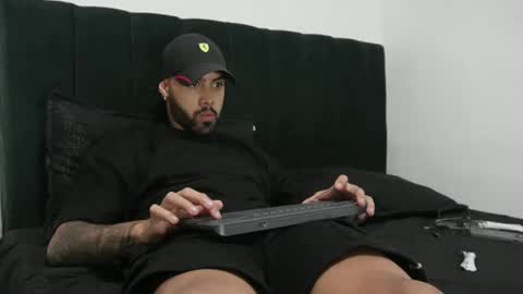 Snapshot of sebastiano_97 chatting on February 9, 2:17 am Sebastiano online show from February 9, 2:17 am