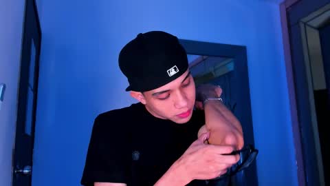 Sebastian online show from February 15, 8:18 pm