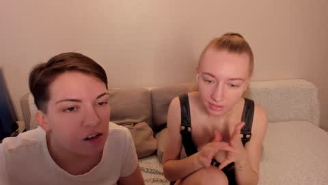 Snapshot of secret_dreams_ chatting on December 20, 8:49 am Amanda and pair in a real life we love each other but can play with you online show from December 20, 8:49 am