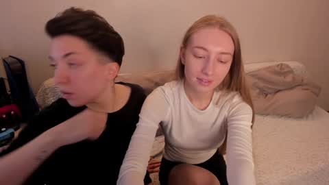 Snapshot of secret_dreams_ chatting on February 22, 11:35 am Amanda and pair in a real life we love each other but can play with you online show from February 22, 11:35 am
