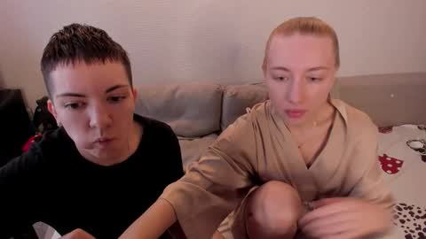 Snapshot of secret_dreams_ chatting on September 14, 9:00 am Amanda and pair in a real life we love each other but can play with you online show from September 14, 9:00 am