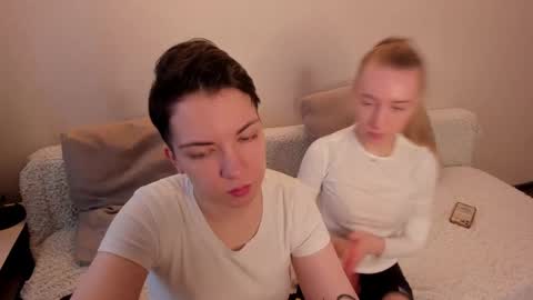 Snapshot of secret_dreams_ chatting on February 23, 8:06 am Amanda and pair in a real life we love each other but can play with you online show from February 23, 8:06 am