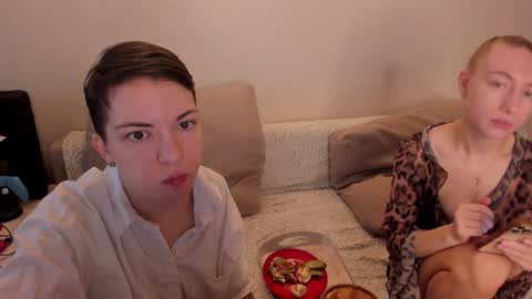 Snapshot of secret_dreams_ chatting on January 23, 7:32 am Amanda and pair in a real life we love each other but can play with you online show from January 23, 7:32 am