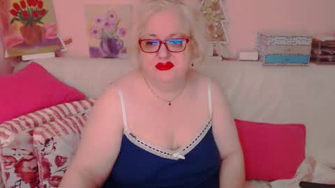 Snapshot of secretloverbbw chatting on September 15, 8:32 pm Alice online show from September 15, 8:32 pm