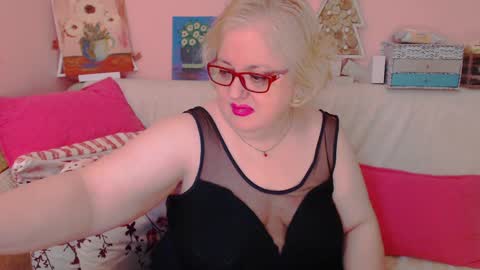 Snapshot of secretloverbbw chatting on December 11, 7:57 pm Alice online show from December 11, 7:57 pm