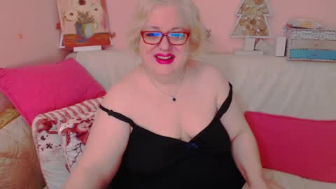 Snapshot of secretloverbbw chatting on December 18, 7:19 pm Alice online show from December 18, 7:19 pm