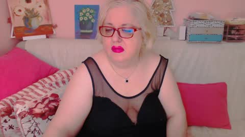 Snapshot of secretloverbbw chatting on December 19, 7:18 pm Alice online show from December 19, 7:18 pm