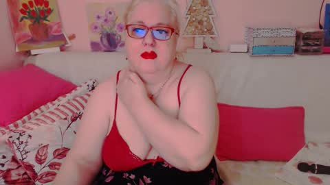 Snapshot of secretloverbbw chatting on September 8, 8:08 pm Alice online show from September 8, 8:08 pm