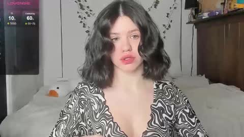 Snapshot of secretqueen_x chatting on February 16, 7:49 pm Anna online show from February 16, 7:49 pm